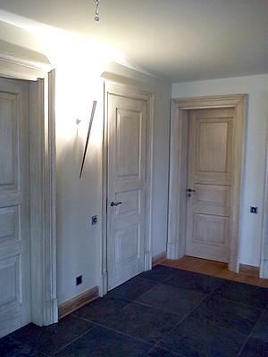 Drzwi wewnętrzne postarzane , bielone