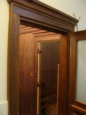 Fasada sauny dopasowana od reszty drzwi 