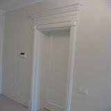 Drzwi drewniane malowane na biało